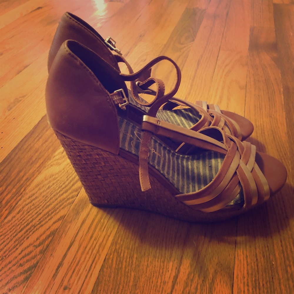 Jessica Simpson Wedges ✨